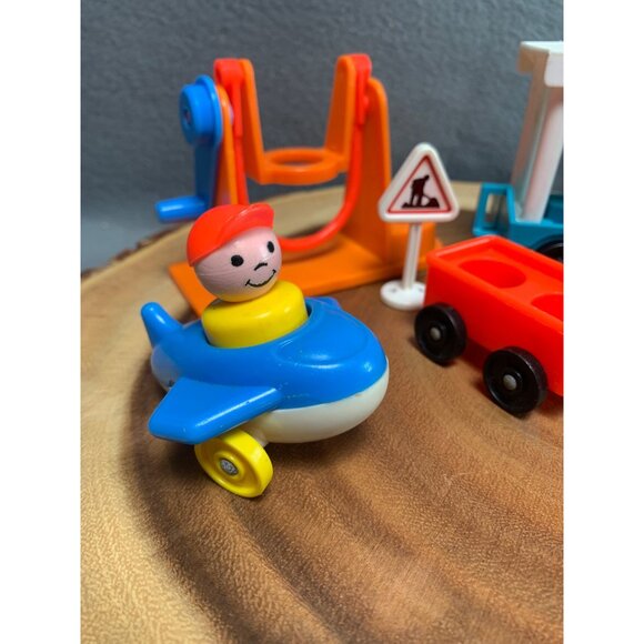 Vintage Fisher-Price Little People Zoo Gazebo, Tram Jump Rope Train Set - Picture 2 of 14